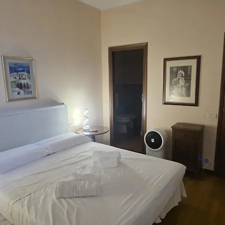 Mh Merica Hotel 2*