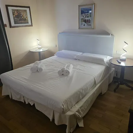 Hotel Mh Merica 2*